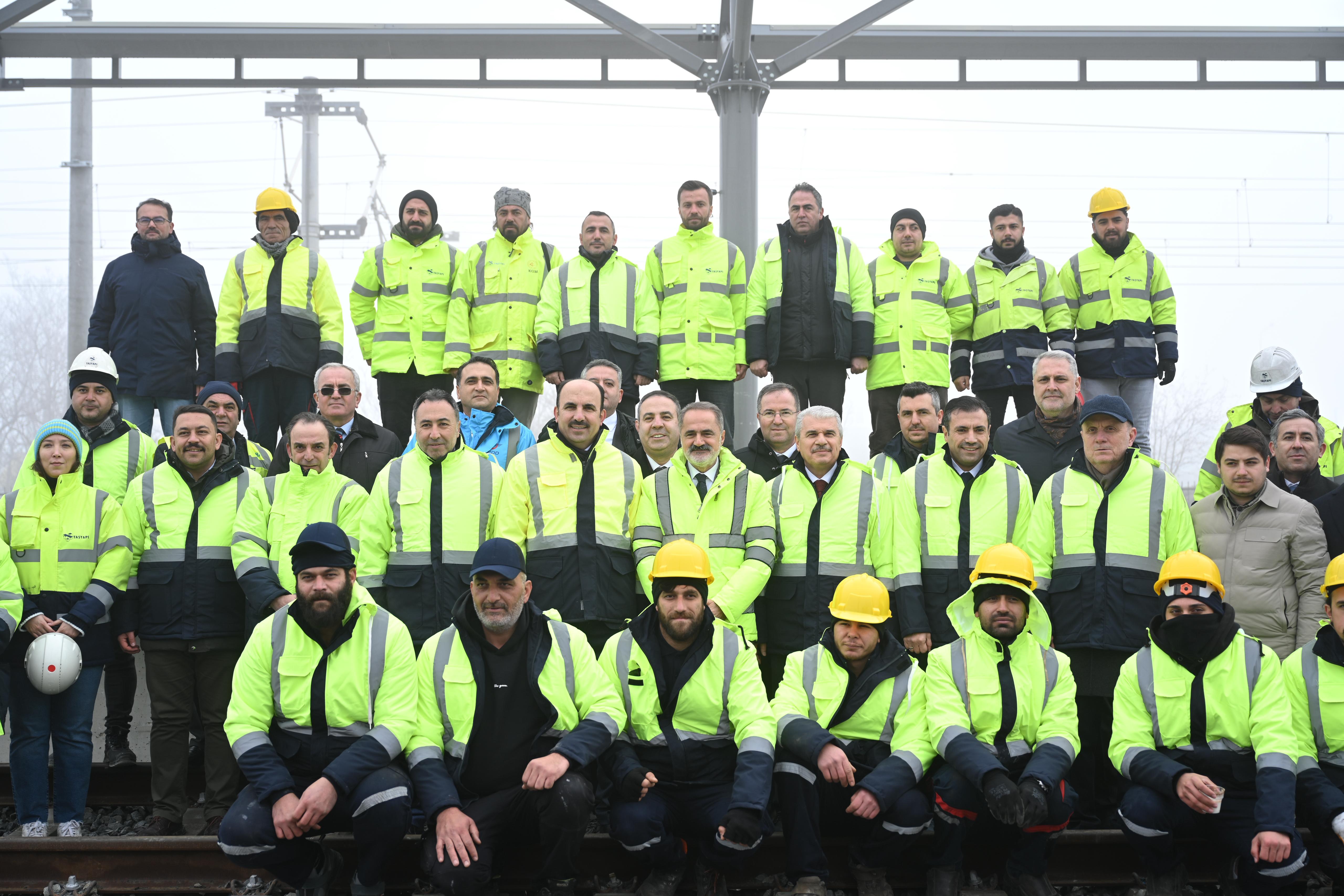 KONYARAY BANLİYÖ HATTI’NDA RAY BİRLEŞTİRME KAYNAK PROGRAMI YAPILDI