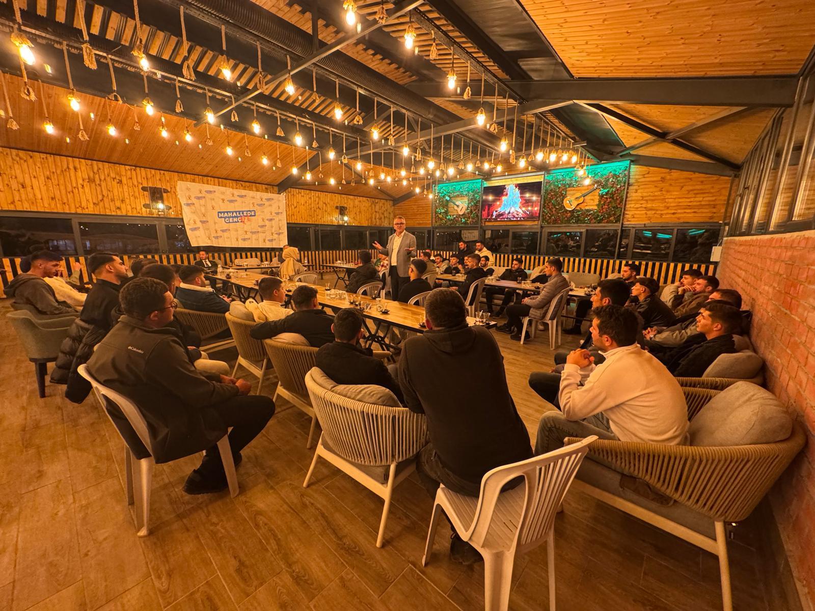 BAŞKAN USTAOĞLU AK PARTİ SEYDİŞEHİR GENÇLİK KOLLARIYLA BULUŞTU