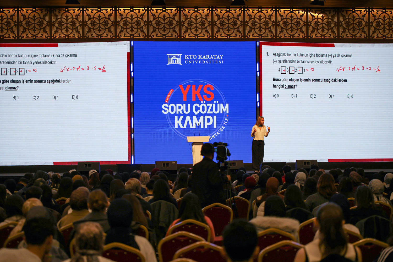 İKİ BİN ÜNİVERSİTE ADAYI, YKS SORU ÇÖZÜM VE STRATEJİ GELİŞTİRME KAMPINDA BULUŞTU