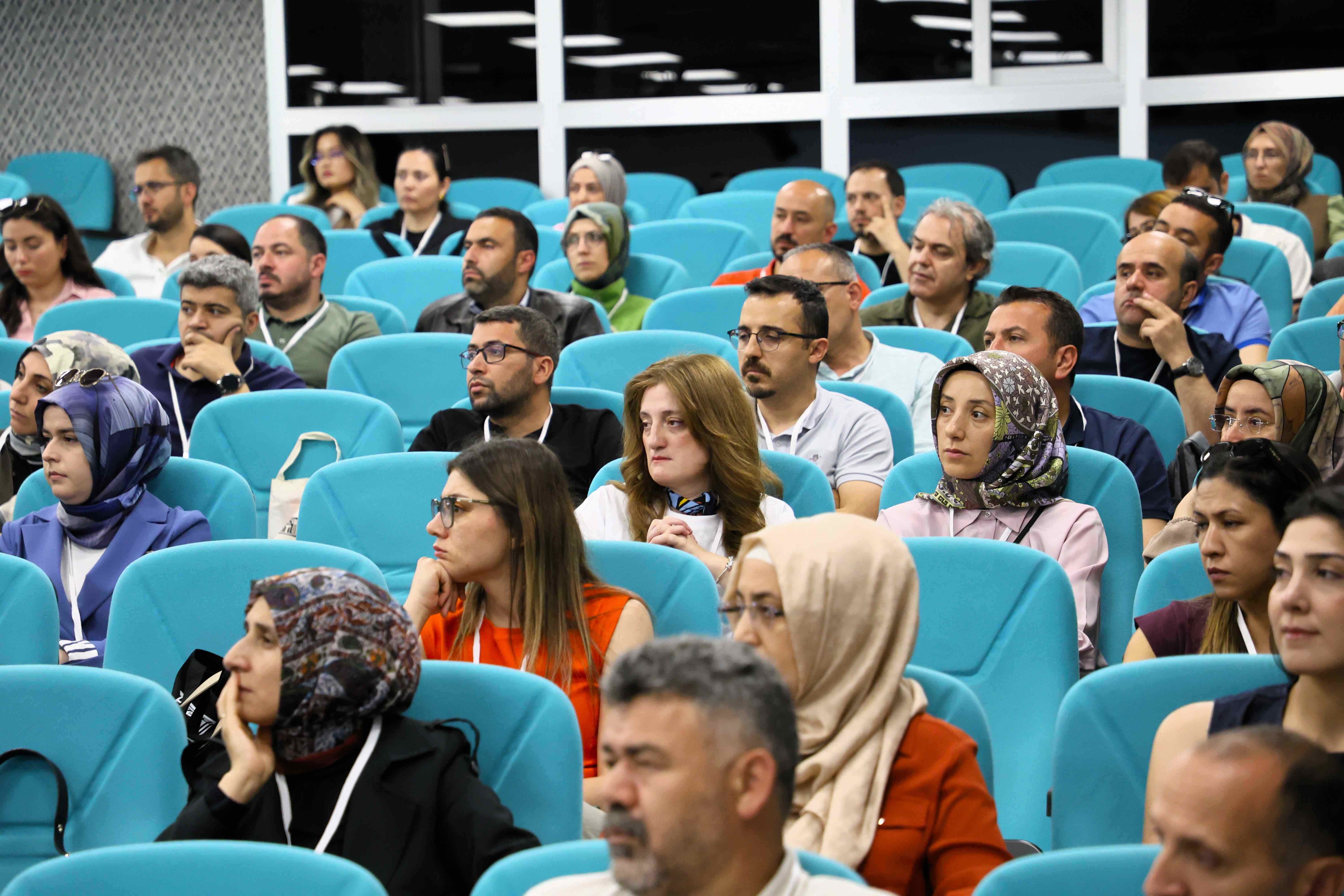  KTO KARATAY ÜNİVERSİTESİ EV SAHİPLİĞİNDE PDR AKADEMİ BULUŞMALARI DÜZENLENDİ