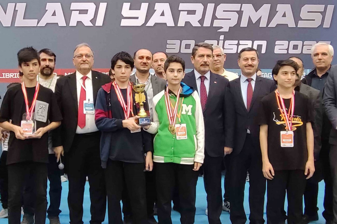 AKIL ZEKÂ OYUNLARINA MEGA İMZASI