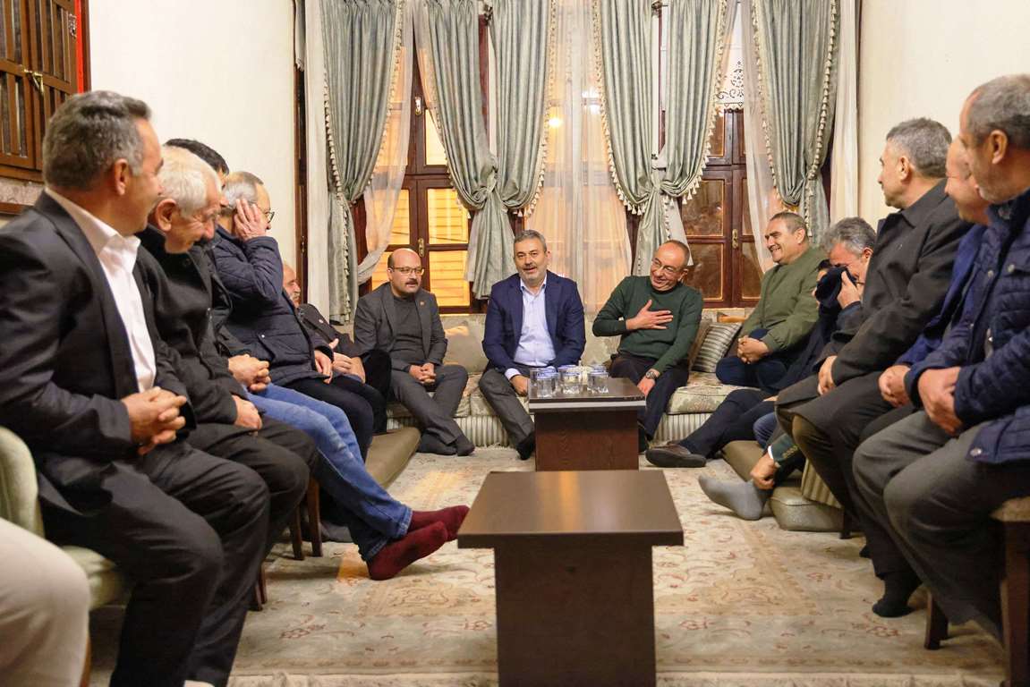 BAŞKAN KAVUŞ; “MUHTARLARIMIZ MERAM’A HİZMET YOLUNDA BİZİM YOL ARKADAŞLARIMIZDIR” 