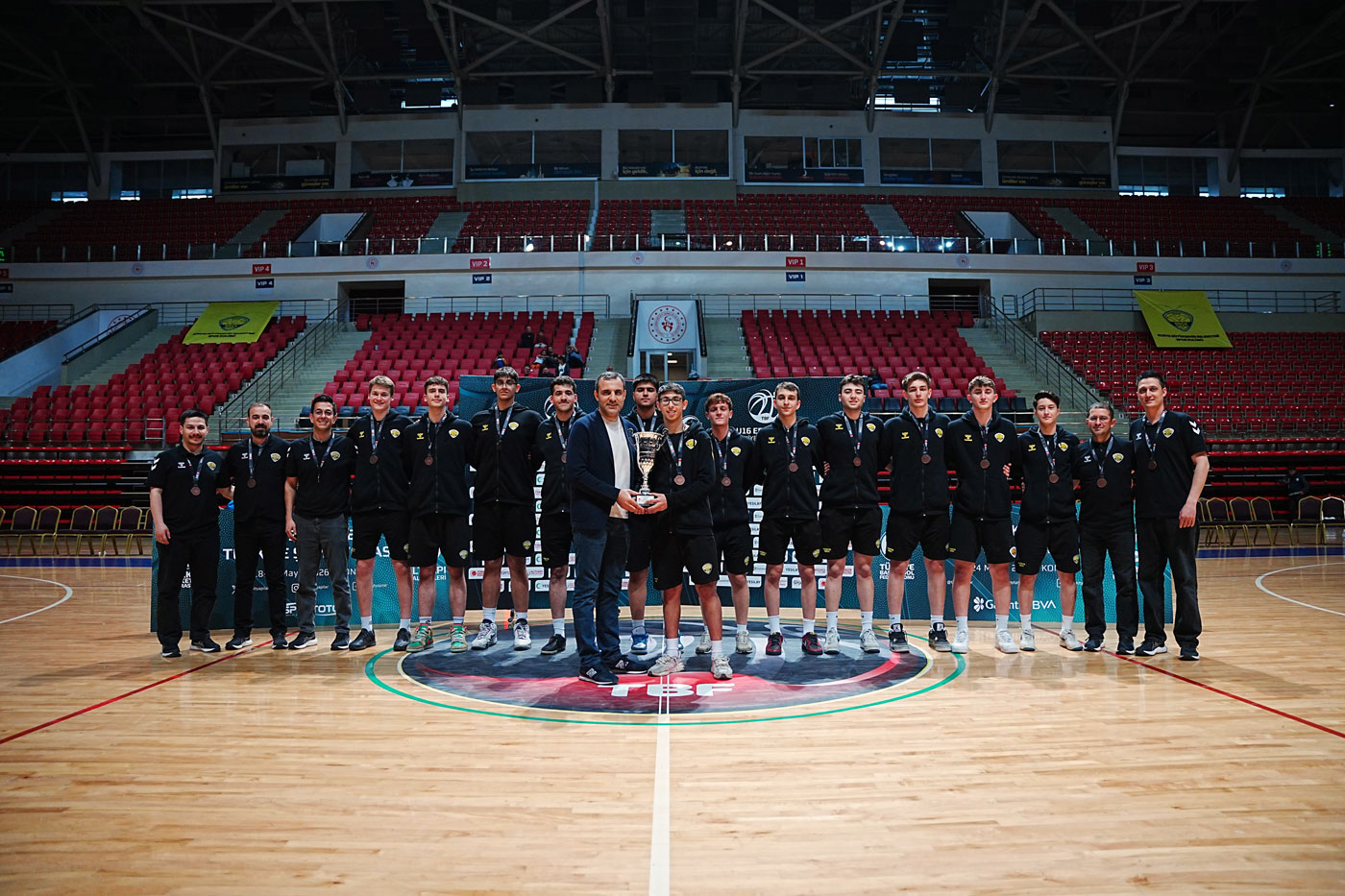 POTADA BÜYÜK GURUR: KONYA BÜYÜKŞEHİR BELEDİYESPOR U16 TAKIMIMIZ TÜRKİYE ÜÇÜNCÜSÜ
