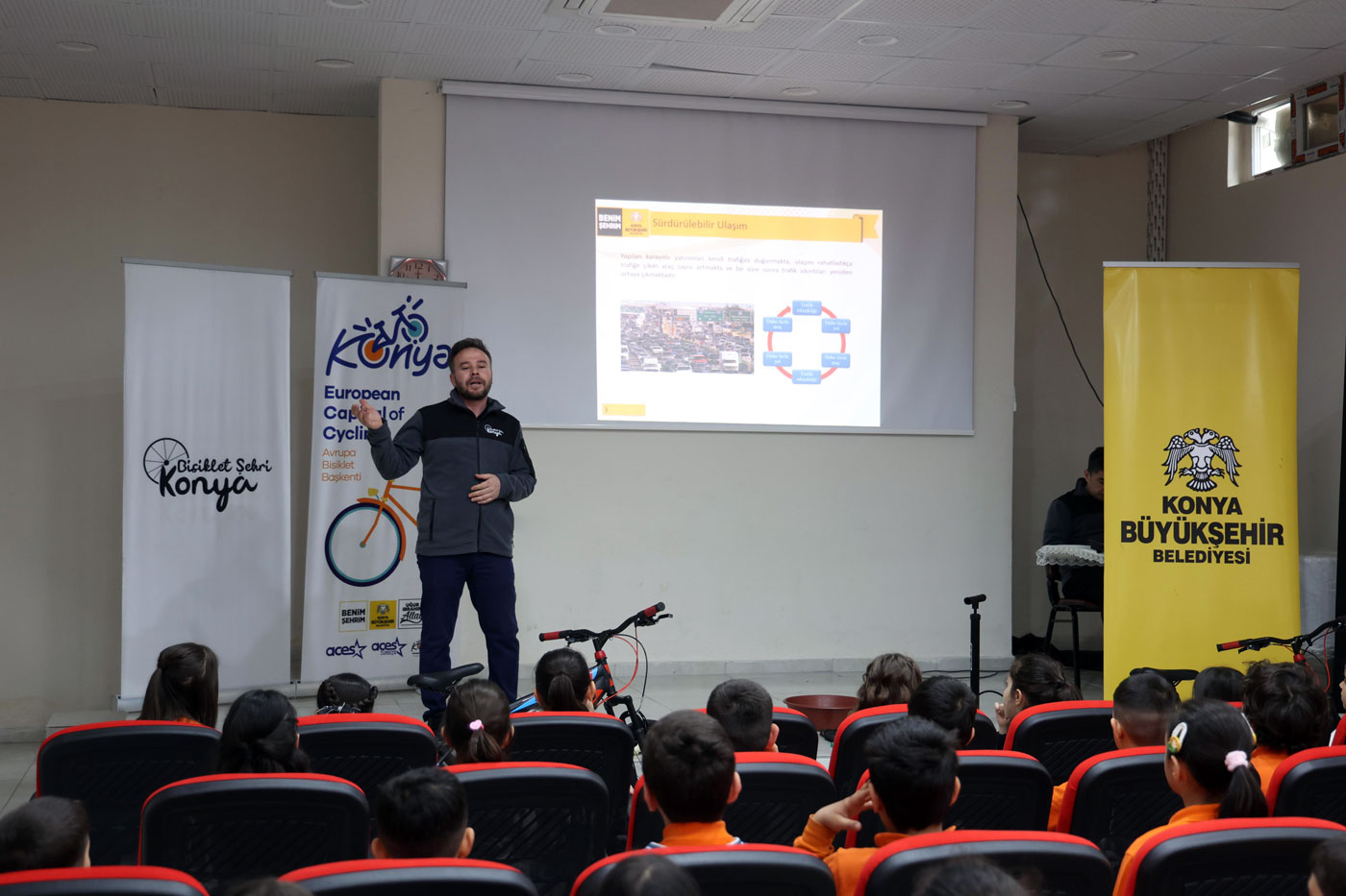 BAŞKAN ALTAY: “ÇOCUKLARIMIZDA BİSİKLETLİ YAŞAM KÜLTÜRÜNÜ YAYGINLAŞTIRMAK İÇİN ÇALIŞIYORUZ”