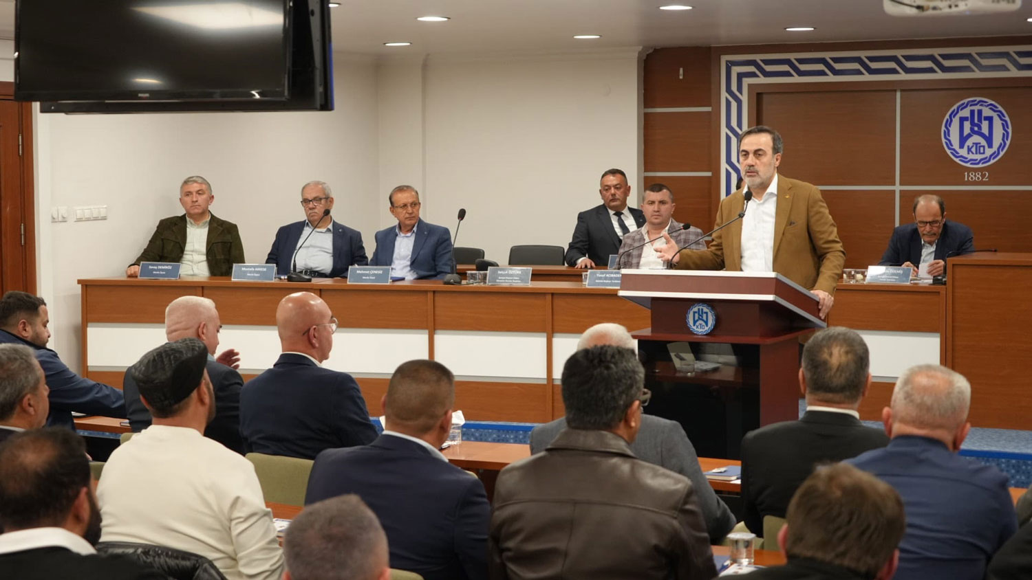 BAŞKAN ÖZTÜRK: KÜRESEL DALGALANMALARA  RAĞMEN ÜRETİMDEN VE BÜYÜMEDEN VAZGEÇMEYECEĞİZ