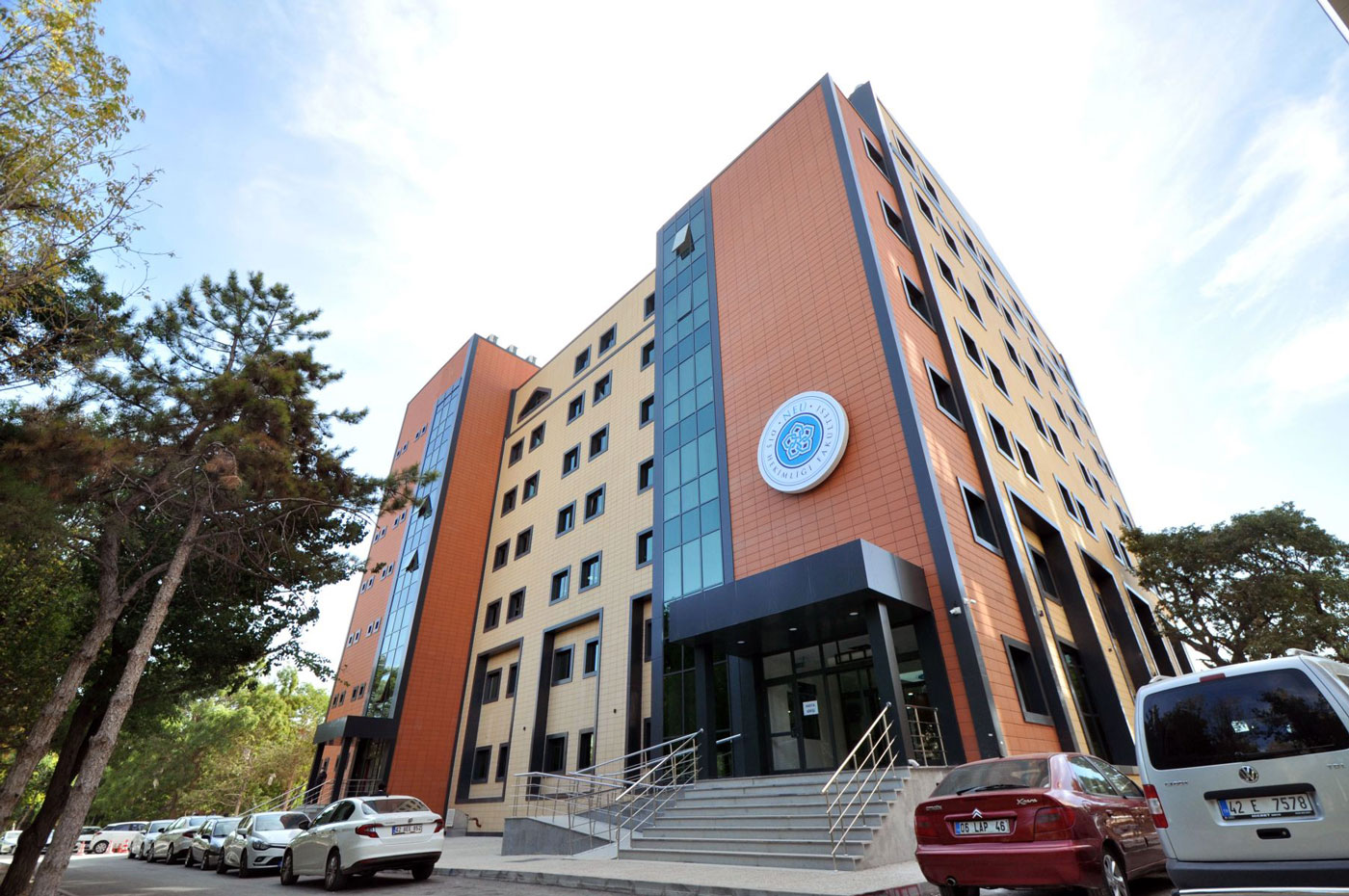 NEÜ DİŞ HEKİMLİĞİ FAKÜLTESİNDEN ULUSLARARASI BAŞARI