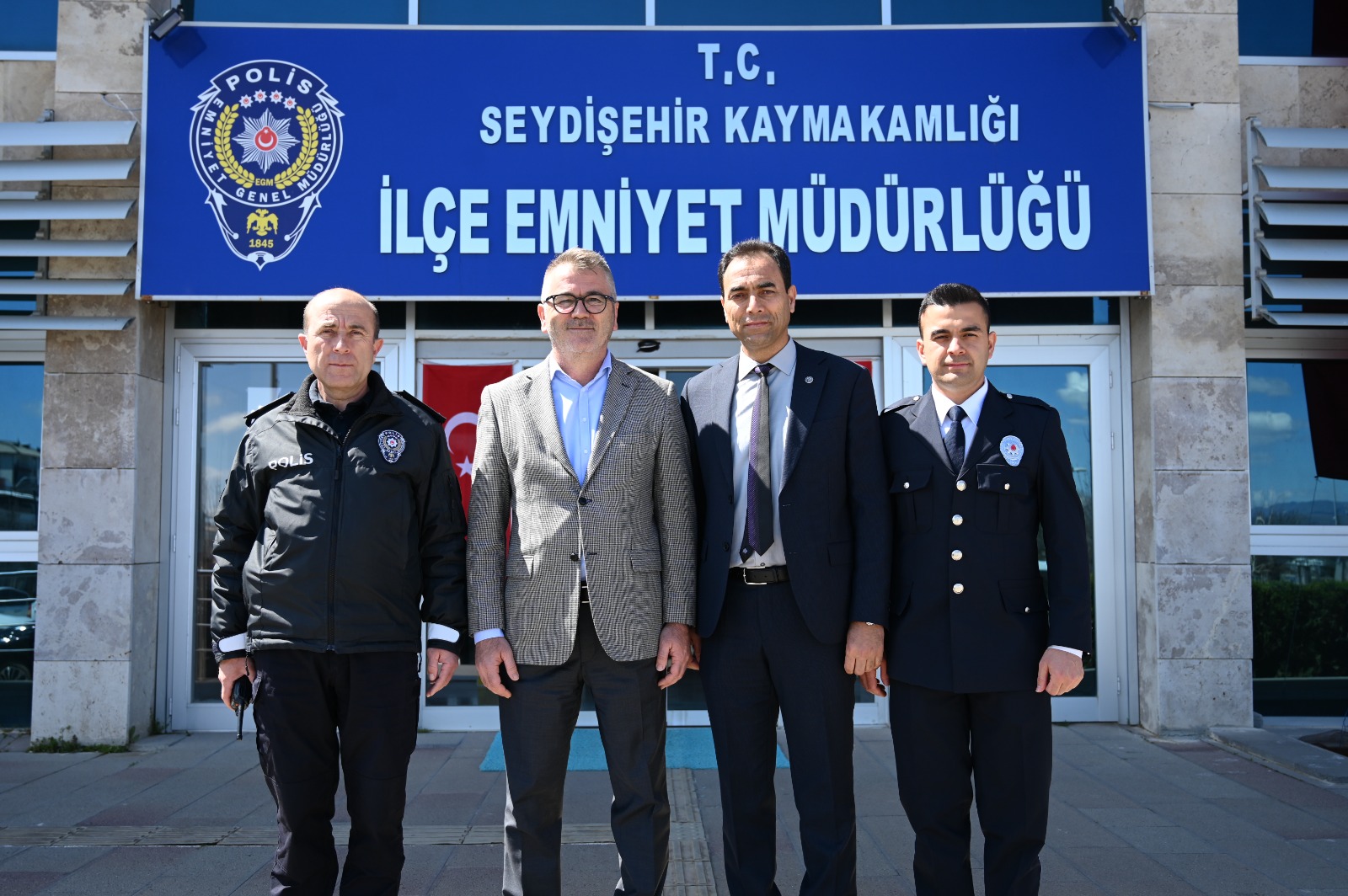 BAŞKAN USTAOĞLU, EMNİYET PERSONELİNİ UNUTMADI 