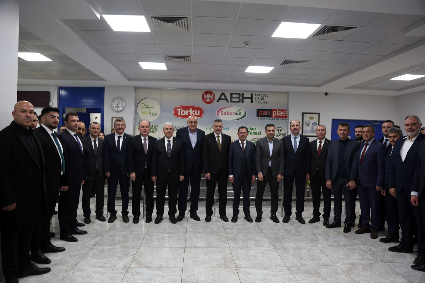 BAKAN ÇİFTÇİ, TÜRKİYE'NİN ÜRETEN GÜCÜ ÇUMRA ŞEKER FABRİKASI'NI ZİYARET ETTİ