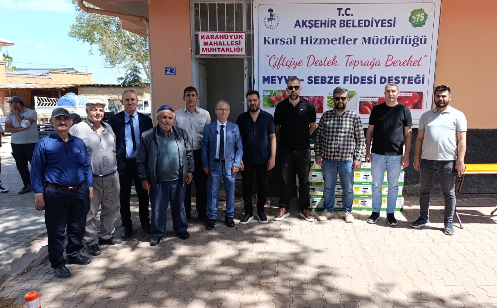 AKŞEHİR BELEDİYESİ ÇİFTÇİYE 72 BİN FİDE ULAŞTIRDI