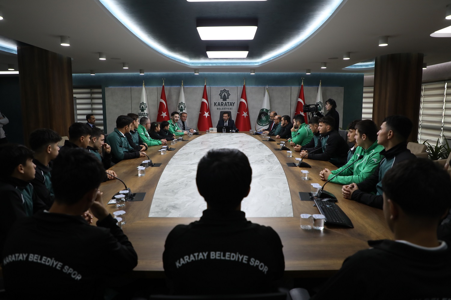 KARATAY’IN ŞAMPİYON SPORCULARINDAN BAŞKAN KILCA’YA ZİYARET