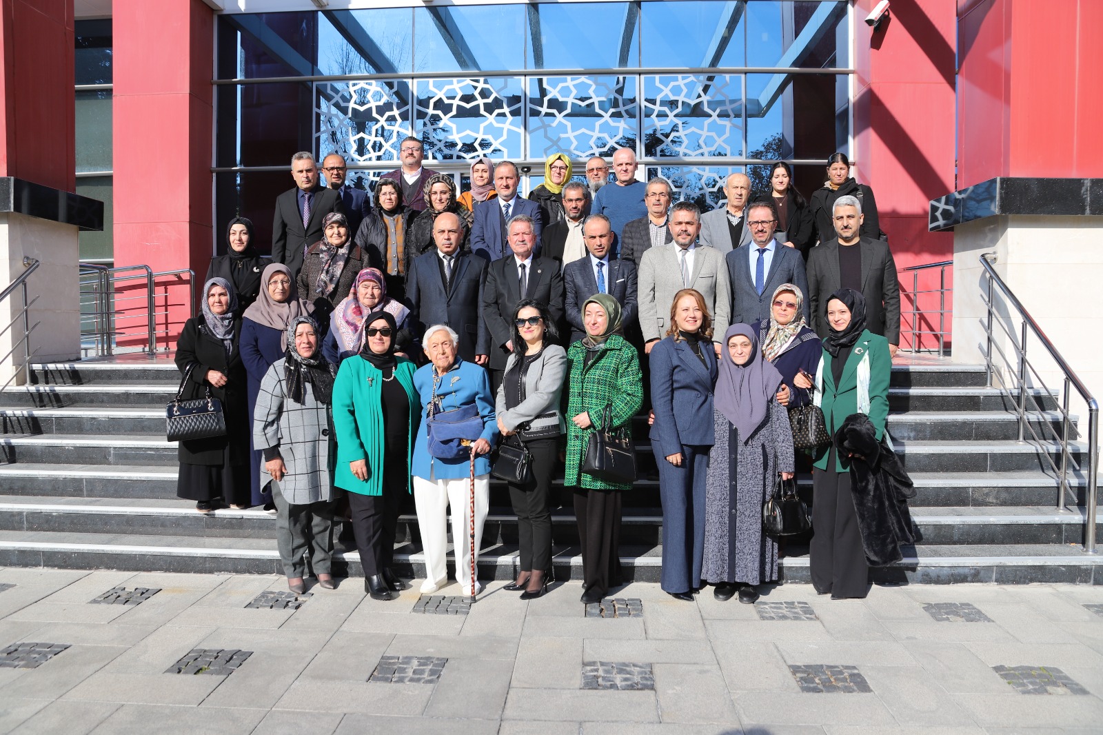 HAYIRSEVER AYNUR KASABALI TÜM ŞEHİTLER İÇİN HATİM DUASI VE HATİM YEMEĞİ VERDİ