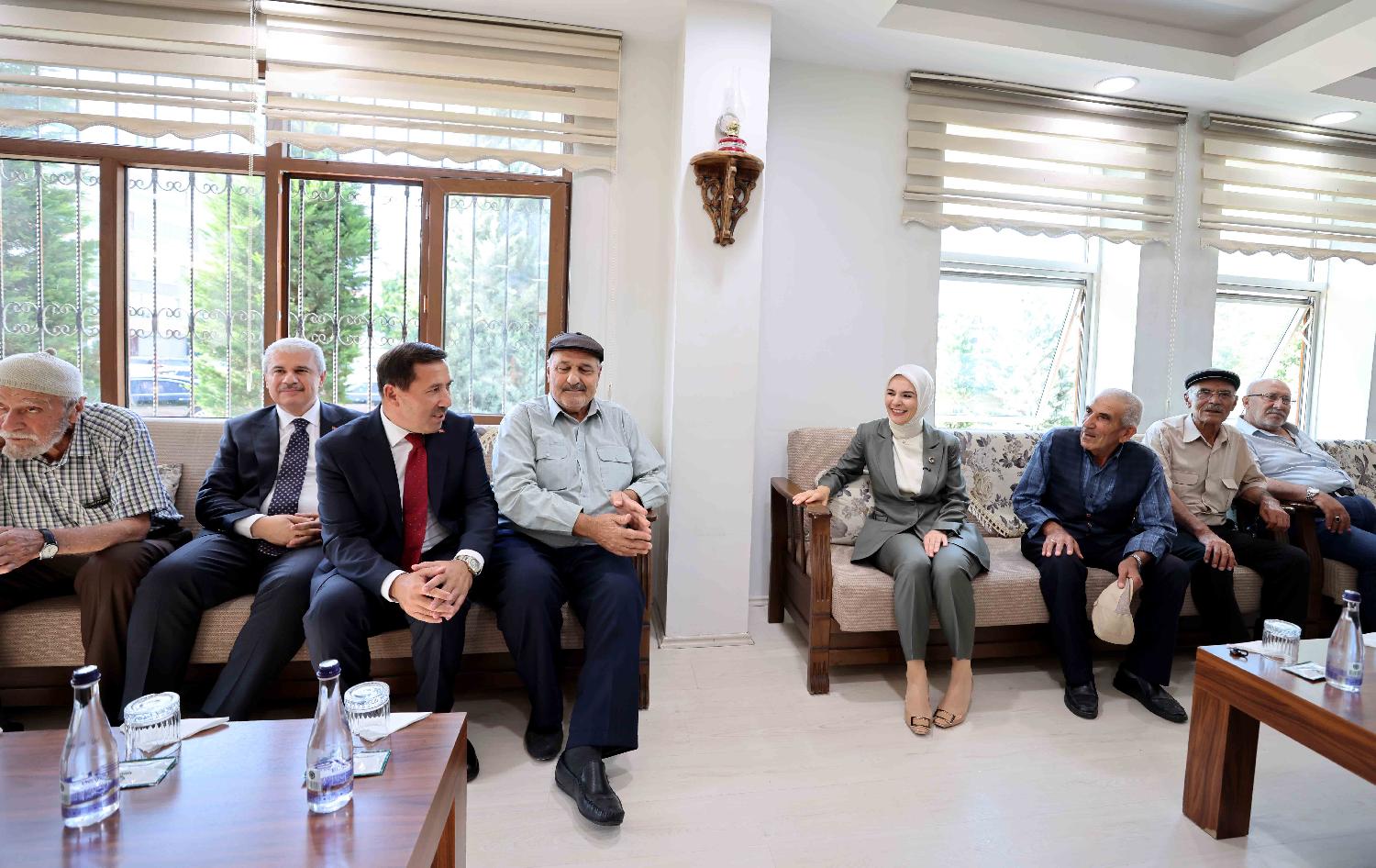 BAKAN GÖKTAŞ, ÇELEBİ MAHALLE KONAĞI'NDA BÜYÜKLERLE BULUŞTU