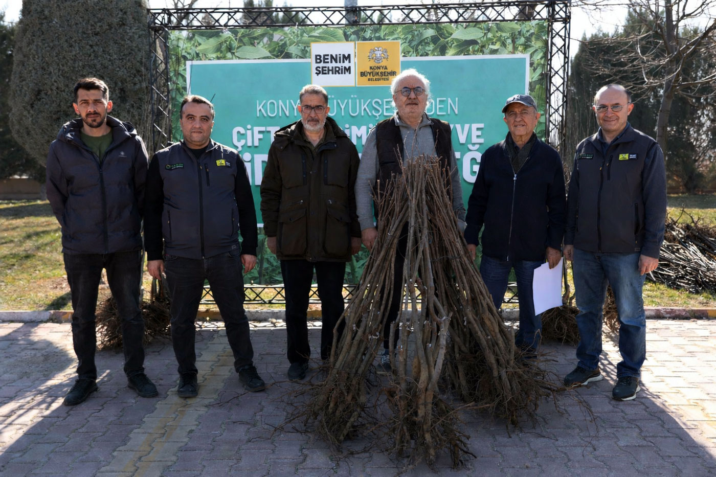BAŞKAN ALTAY “23 BİN 500 ADET FİDANI ÇİFTÇİMİZE ULAŞTIRACAĞIZ”