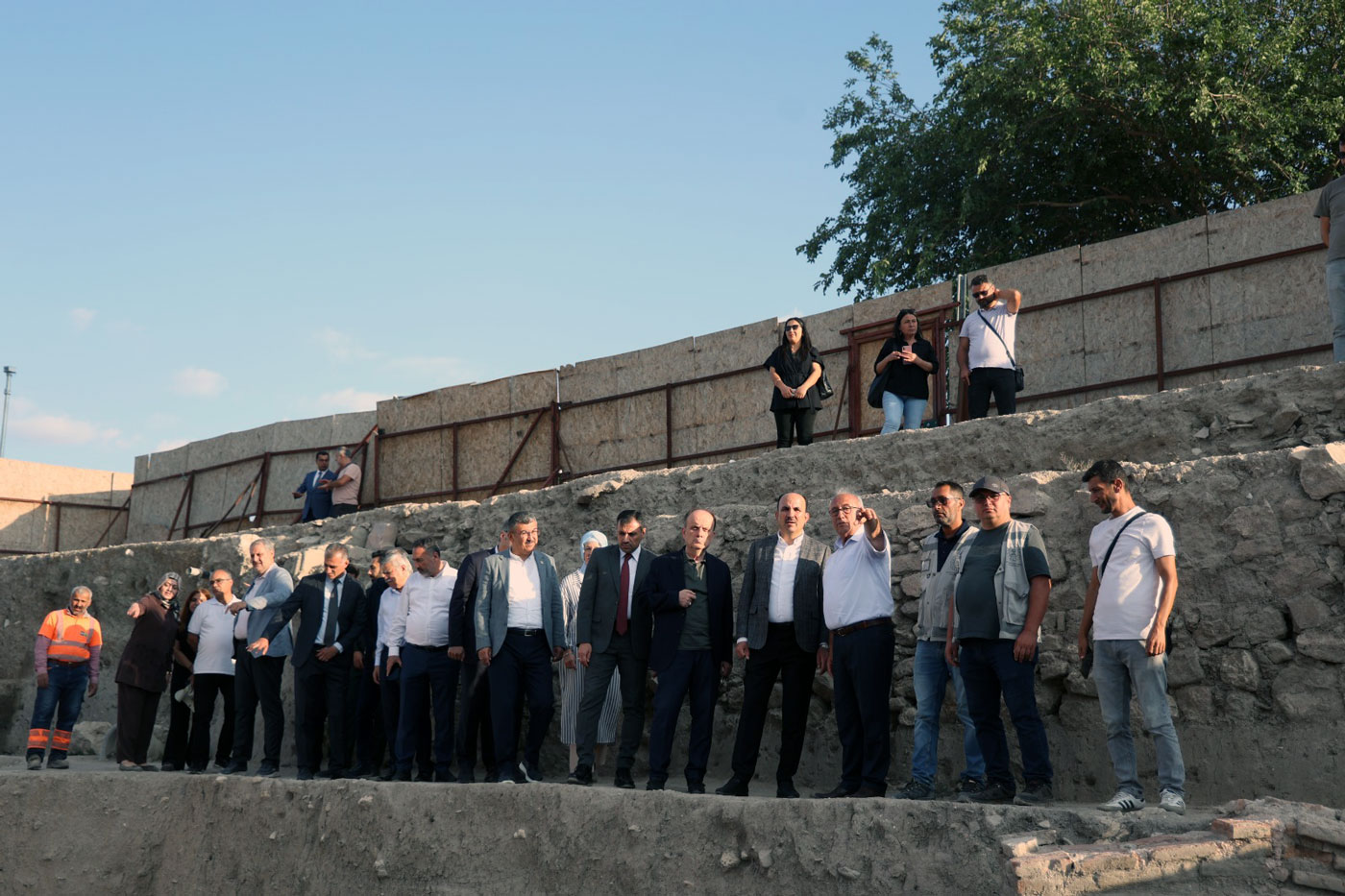 Ak Parti Konya Milletvekilleri, Başkan Altay, İl Başkanı Özgökçen Larende Kazı Çalışmalarını İnceledi