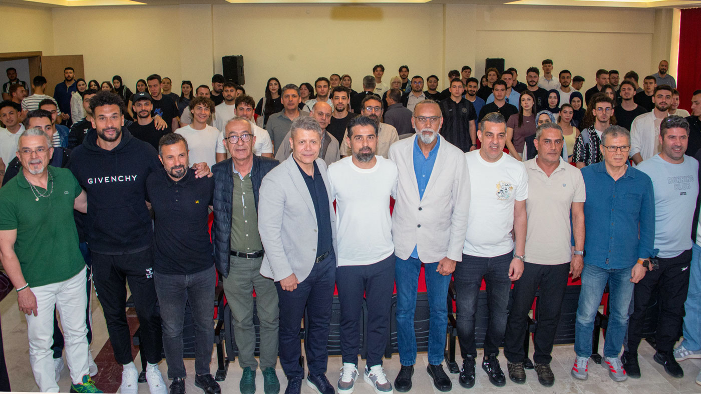TEKNİK DİREKTÖR İLHAN PALUT VE EKİBİ, SELÇUK ÜNİVERSİTESİ ÖĞRENCİLERİYLE BULUŞTU