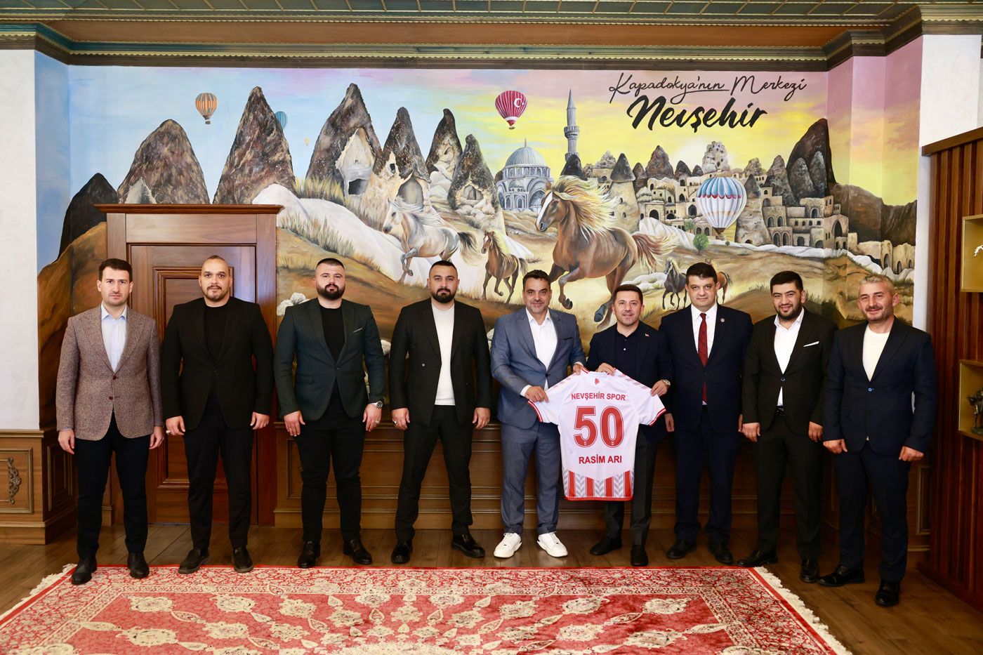 Belediye Başkanı Rasim Arı, Nevşehirspor Yönetimini Ağırladı