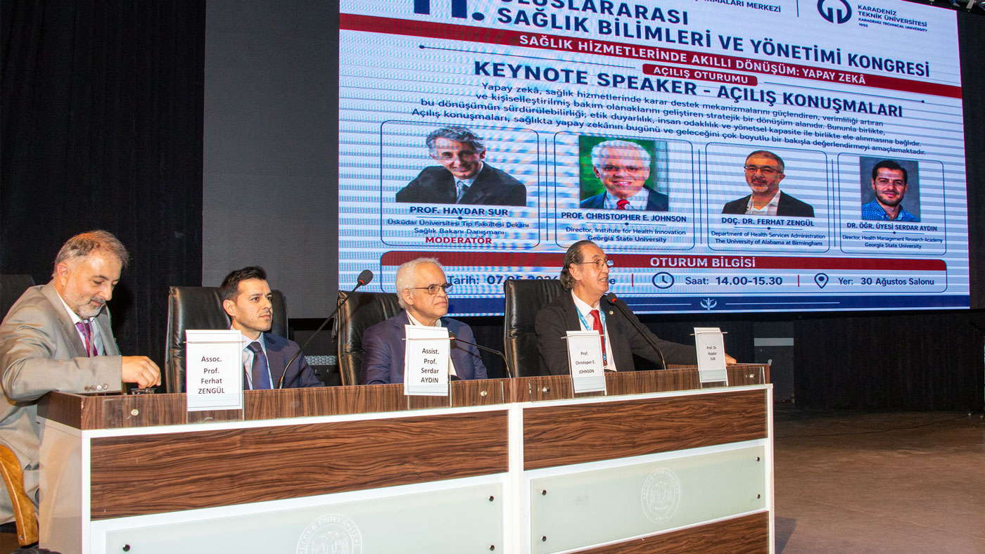 ‘SAĞLIKTA AKILLI DÖNÜŞÜM’ SELÇUK ÜNİVERSİTESİNDE ELE ALINIYOR