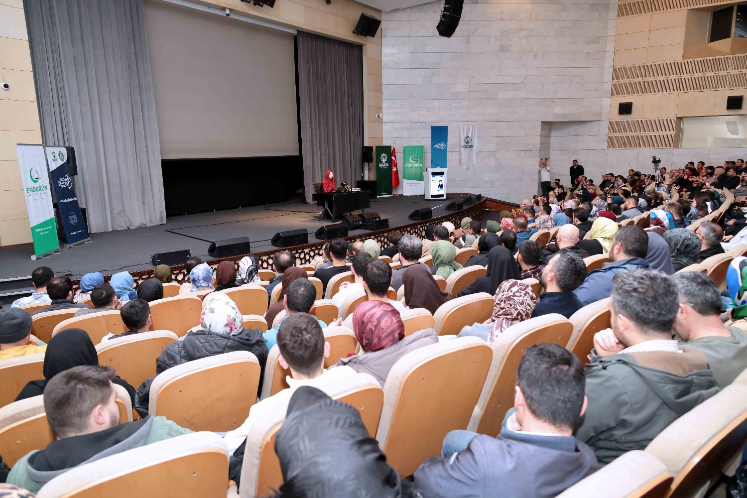 UMRE ÖDÜLLÜ “EVLİLİK VE AİLE GELİŞİM AKADEMİSİ” BAŞLADI